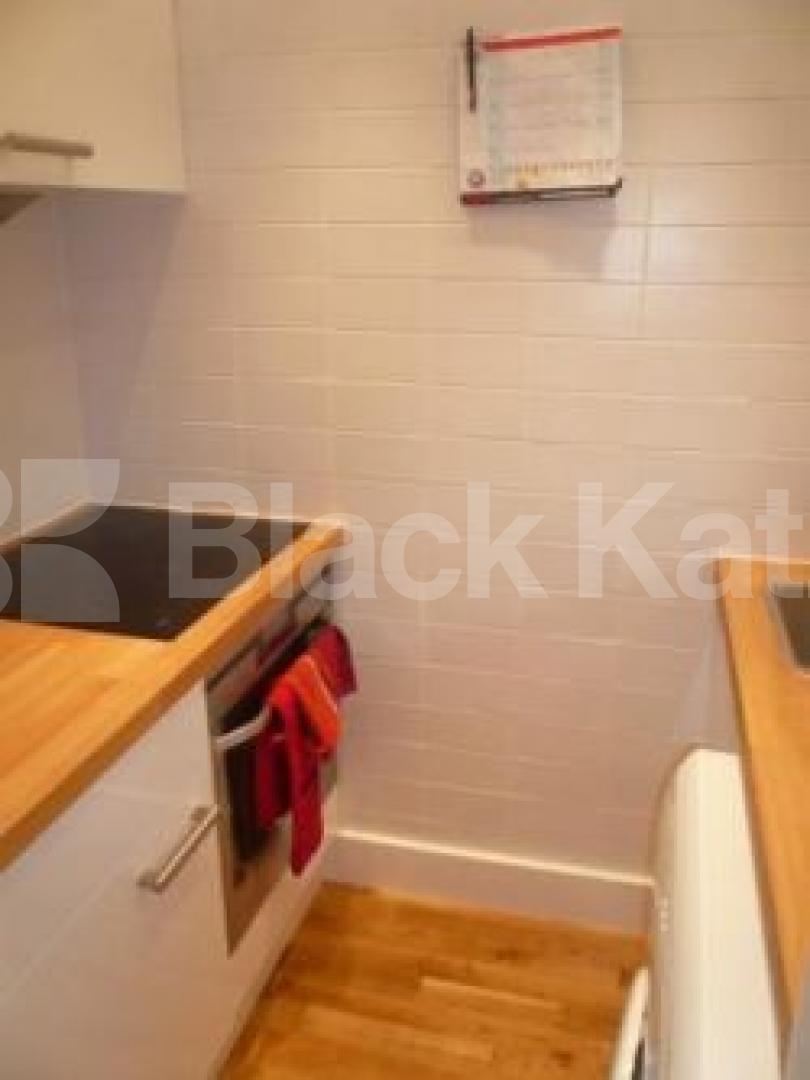 			1 Bedroom, 1 bath, 1 reception Flat			 The Grove, HIGHGATE